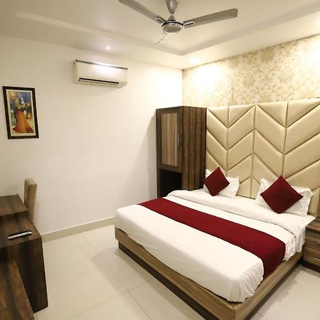 Malhotra Guest House 50 Meter From Golden Temple Amritsar Exterior photo