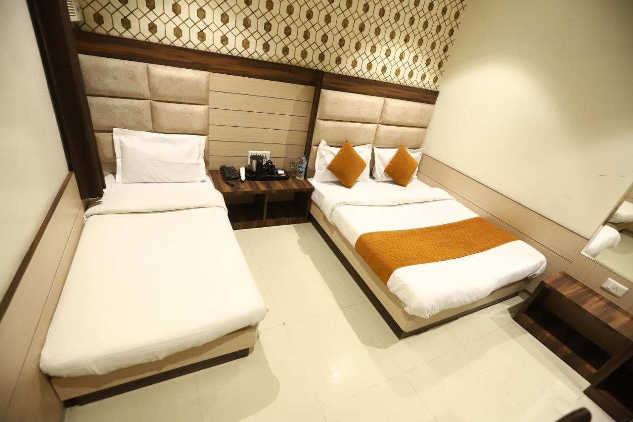 Hotel Malhotra Inn 50 Meter From Golden Temple Amritsar Exterior photo