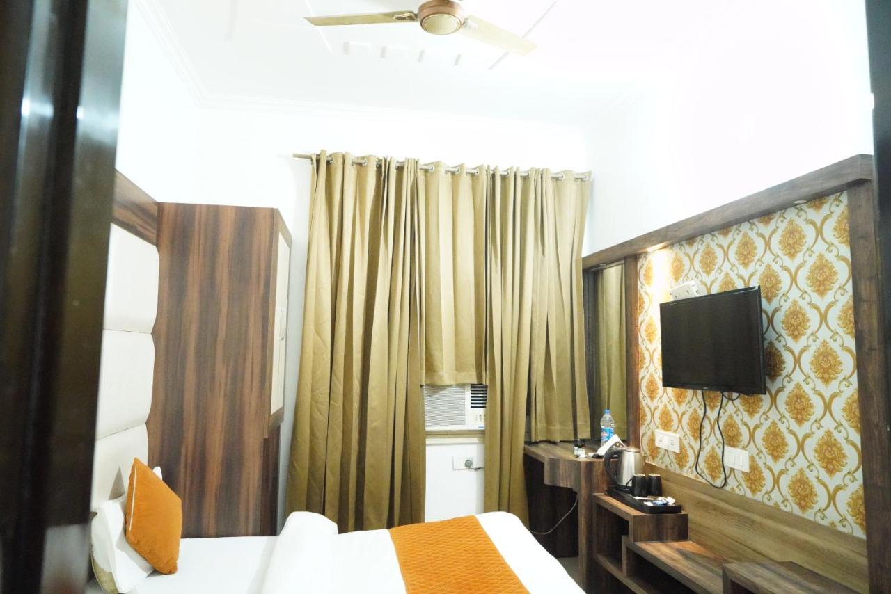 Hotel Malhotra Inn 50 Meter From Golden Temple Amritsar Exterior photo