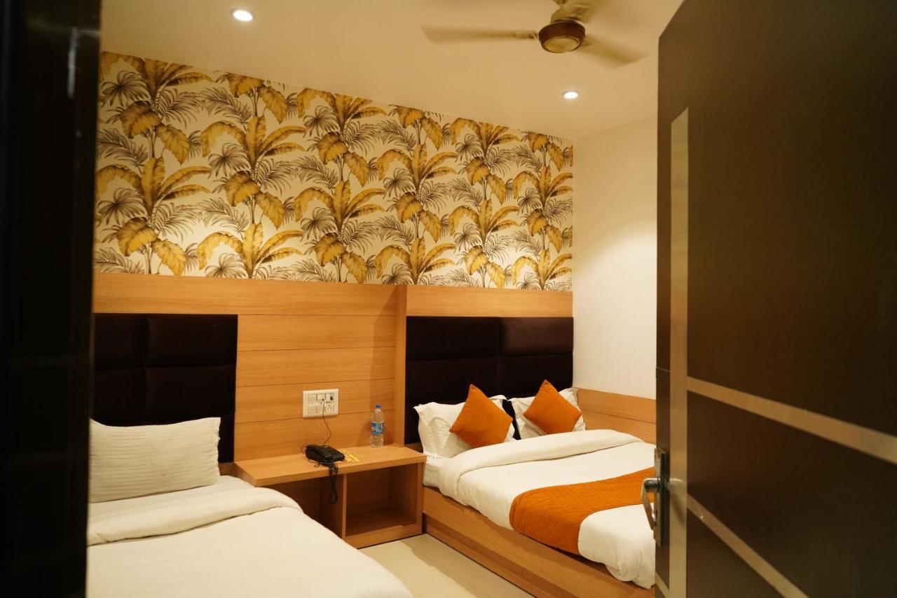 Hotel Malhotra Inn 50 Meter From Golden Temple Amritsar Exterior photo