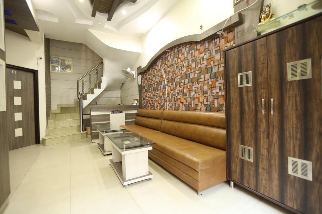 Hotel Malhotra Inn 50 Meter From Golden Temple Amritsar Exterior photo